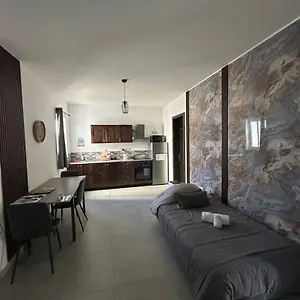 https://st-gaetan-accomodation.hotelssaintjulians.com
